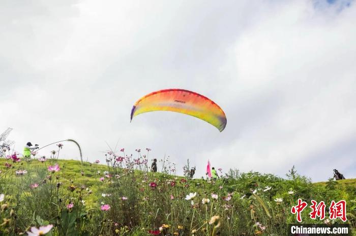 浙江安吉黄浦江源片区铜锣山基地：滑翔高手竞