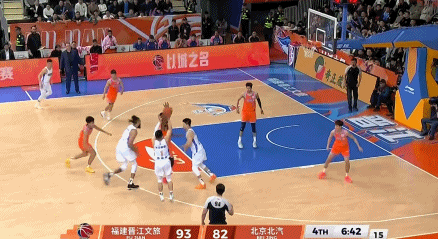 北京男篮末节崩盘麦基爆发难救主许利民战术选