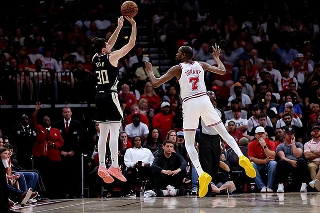 雄鹿三将联手狂轰84分 火箭惨败成最大赢家