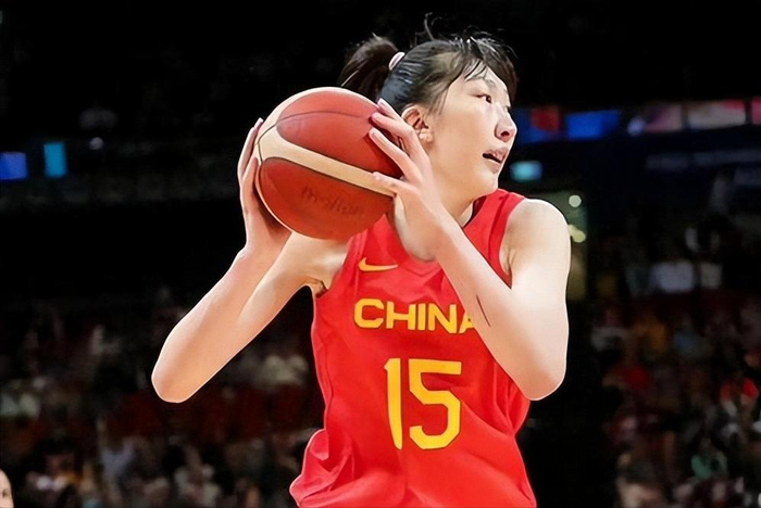 韩旭：从被质疑到世界杯亚军的篮球之路